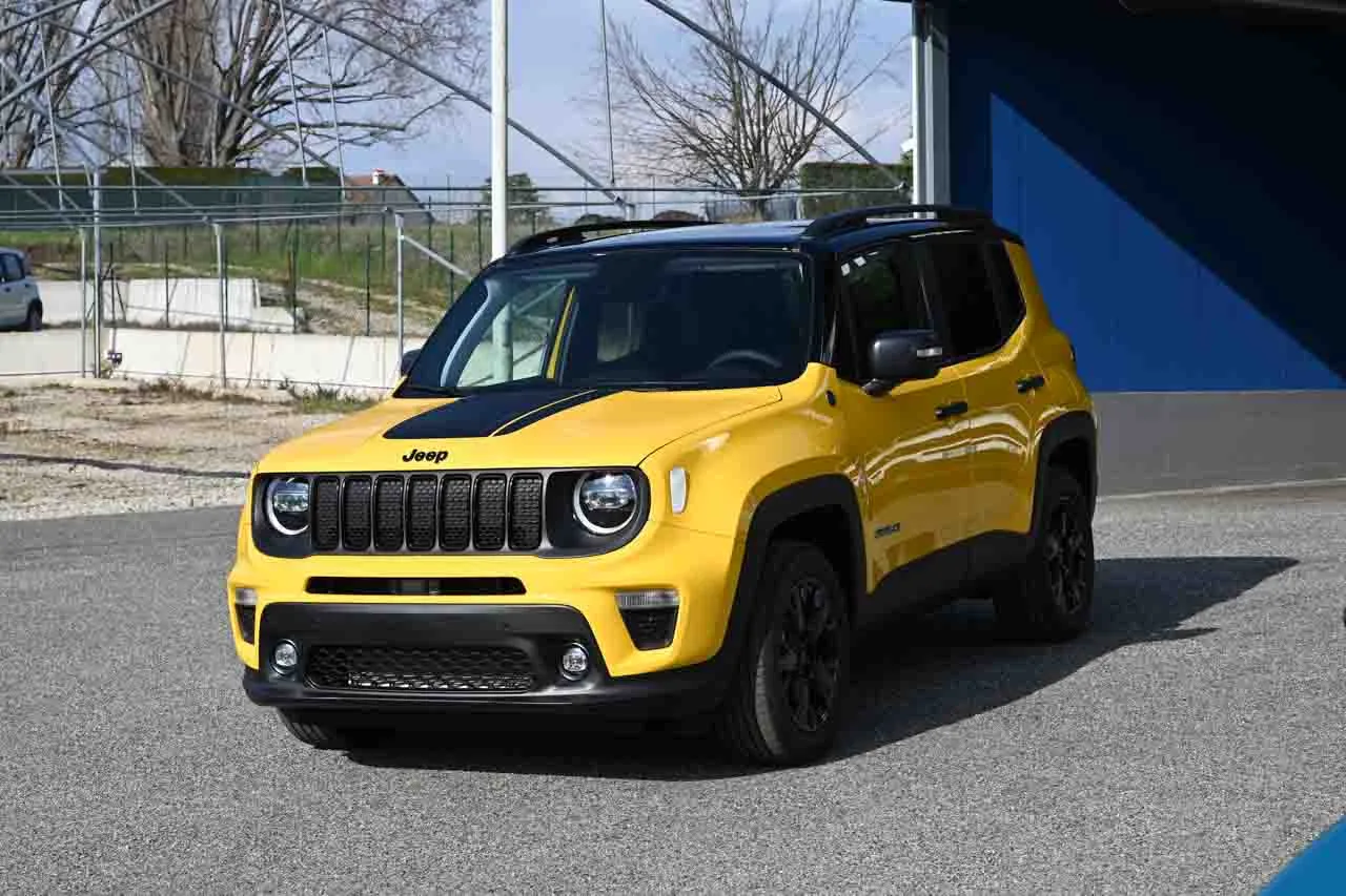 Jeep Renegade 1.3 T4 240cv PHEV 4xe AT6 North Star, foto 1 di 16